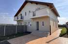 Duplex cu 4 camere cu Teren 415 Mp în Moșnița Nouă - 1