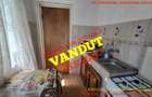 Apartament cu 3 camere semidecomandat în Trivale - 1