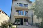 Casă cu 3 camere cu Teren 350 Mp în Central - 1