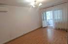 De vanzare apartament 3 camere decomandat