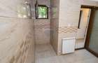 Casă individuală cu 5 camere cu Canalizare în Central - 8