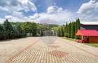 Casă cu 10 camere cu Canalizare în Central - 11