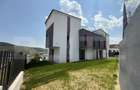 Casă cu 5 camere cu Teren 245 Mp în Florești - 5