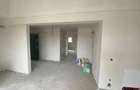 Apartament cu 3 camere semidecomandat în Florești - 2