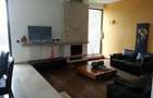 Casă cu 5 camere în Central - 1