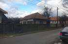 Casă cu 3 camere în Brețcu - 1
