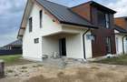 Casă individuală cu 5 camere cu Canalizare în Cristian - 2