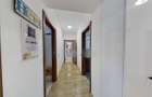 Apartament cu 3 camere decomandat în Tractorul - 11