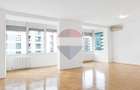 Apartament cu 3 camere nemobilat cu loc de parcare si boxa