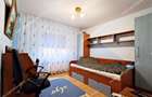 Apartament cu 3 camere decomandat în - 6 Apartament cu 3 camere decomandat în - 6