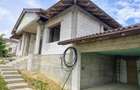 Casă la roșu,  – Oradea, str. Caișilor. 175 000 E . Comision 0 - 2