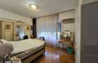 Apartament cu 3 camere decomandat în P-ța Victoriei - 2