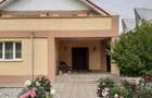 Casă cu Teren 2300 Mp în Central - 4