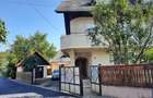 Casa cu etaj si anexe de vanzare - 4