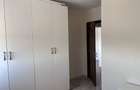 Inchiriez apartament 3 camere - 1