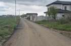 Teren langa case cu utilitati, lac la 300 metri,700 mp, 38500 euro - 1