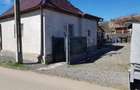 Casă cu 3 camere în Căcuciu - 1