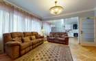 Apartament cu 3 camere semidecomandat în Central - 1