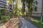 Apartament cu 2 camere cu balcon situat pe str Cutezantei.