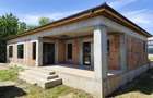Casă cu 4 camere cu Teren 1000 Mp în Central - 1