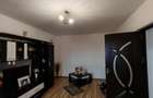 Vand apartament 2 camere Basarabia - 2