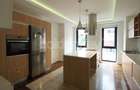 Apartament cu 5 camere decomandat în Kiseleff - 6