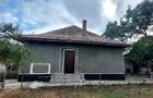 Casă cu 2 camere cu Teren 1700 Mp în Central - 3