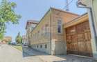 Casă cu 7 camere cu Teren 1665 Mp în Cincu - 1