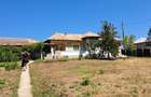Casa locuibila , curte de aprox.2500 mp - 1