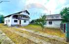Casa / Vila cu 6 camere de vanzare in BUHUSI Judetul BACAU - 1