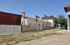 Spațiu comercial, de 900 mp, în Central - 4