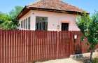 Casă cu 3 camere cu Teren 4627 Mp în Țicleni - 1