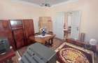Casă cu 3 camere cu Garaj în Central - 5