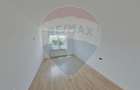 Apartament Cu 4 Camere De Vanzare