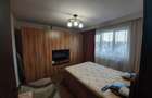 Inchiriez apartament cu 2 camere + living - 4