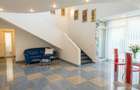 Vila cu arhitectura deosebita - 6