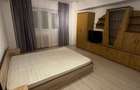 Inchiriez apartament o camera Zona Judetean