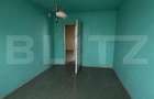 Apartament cu 3 camere si balcon, 50 mp. gata de renovat pe stilul propriu.
