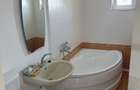 Inchiriez apartament 3 camere decomandat, zona semi-centrala (Str Nasaud) - 3