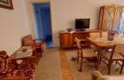 Ofer spre vanzare un apartament semidecomandat, situat la etajul 3 al unui bloc din Turda, judetul Cluj.
