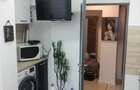 Apartament patru camere,decomandat,etajul trei - 9