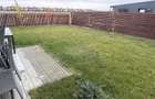 de inchiriat apartament 2 camere cu gradina(curte) aproximativ 300mp.