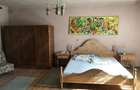 Casa de vanzare cu 2 apartamente in Cisnadie, central. - 2