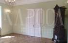 Apartament cu 3 camere semidecomandat în Central - 3