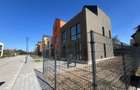 Casă cu 5 camere cu Teren 277 Mp în Sisești - 2