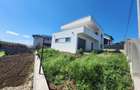 Casa individuala , 4 camere, 3 bai, garaj 26 mp , terasa 40 mp, VALEA ADANCA - 15