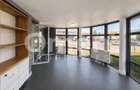 Spatiu comercial cu trafic pietonal intens | renovat | 80 mp | Vis a v