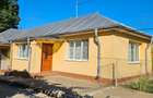 Casă individuală cu 3 camere cu Teren 2167 Mp în Central - 2