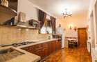 Casă individuală cu 10 camere cu Teren 1742 Mp în Central - 42