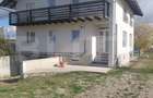 Casa de vanzare, 396 mp, zona Chetani